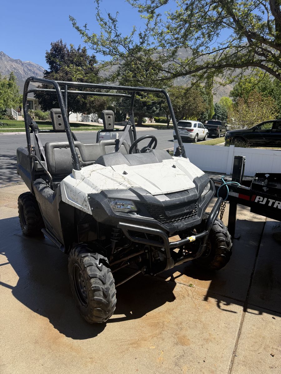 Honda pioneer 700