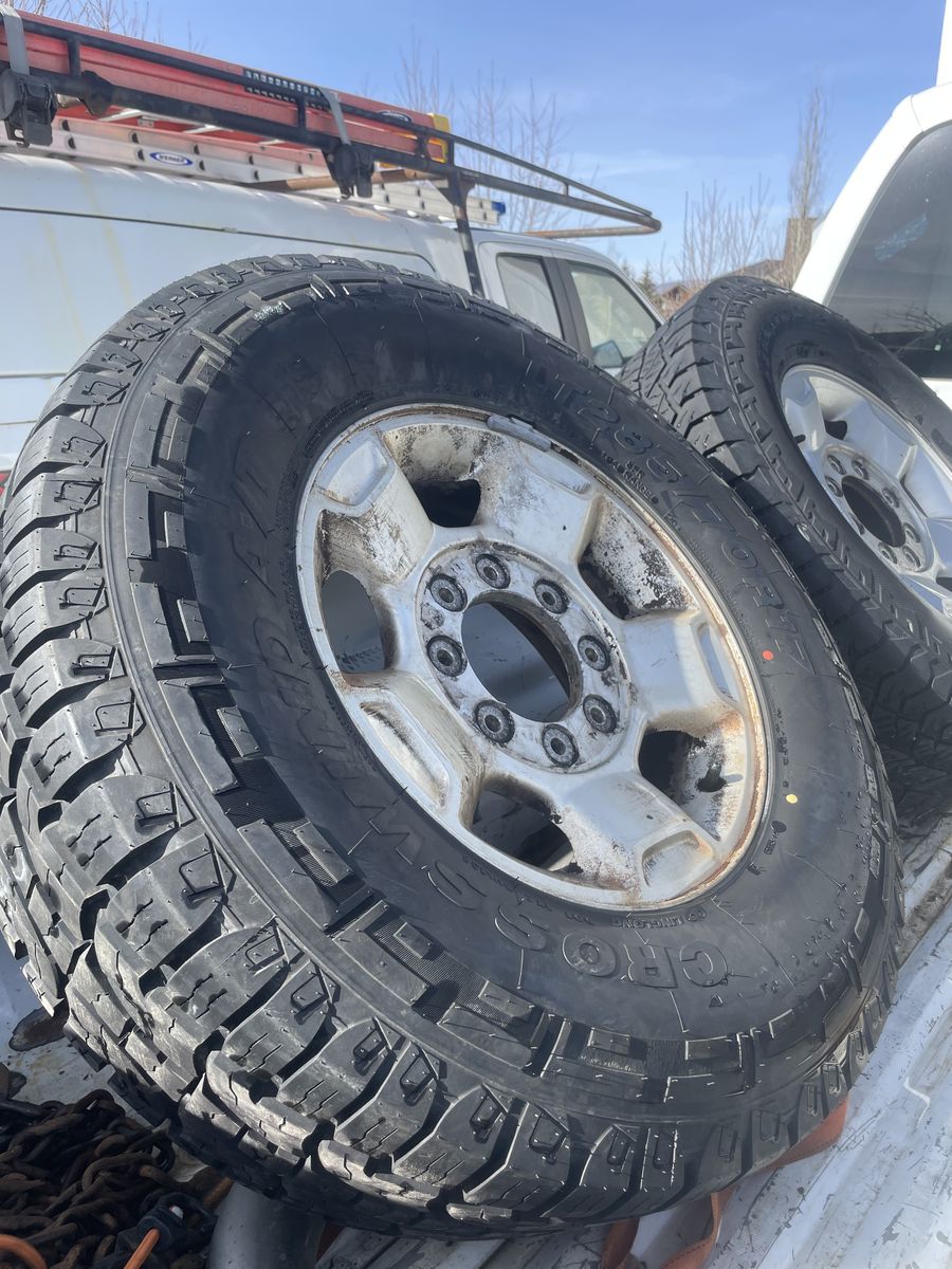 285/70r17 Ford Take Offs