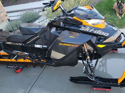 2020 Skidoo 850 Summit X With Expert Package with shot start & 3 inch lug.