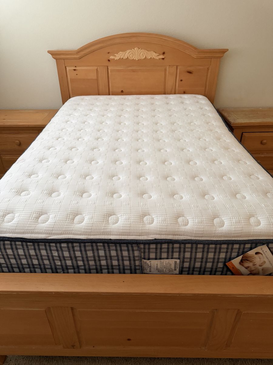 Broyhill Pine Wood Full Sized Bed Frame with Headboard, Footboard, Mattress, Boxspring & 2 Nightstands