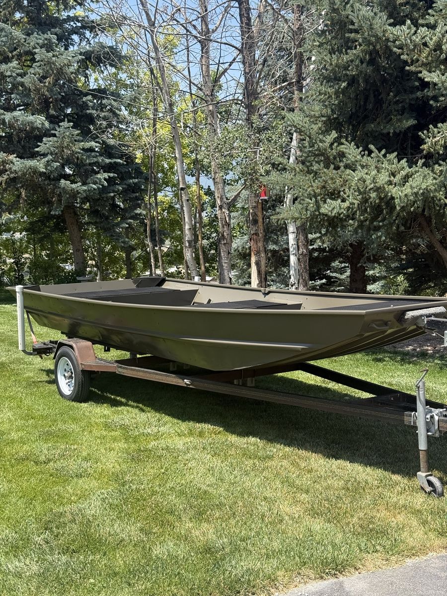 Tracker 16 by 48 Jon boat