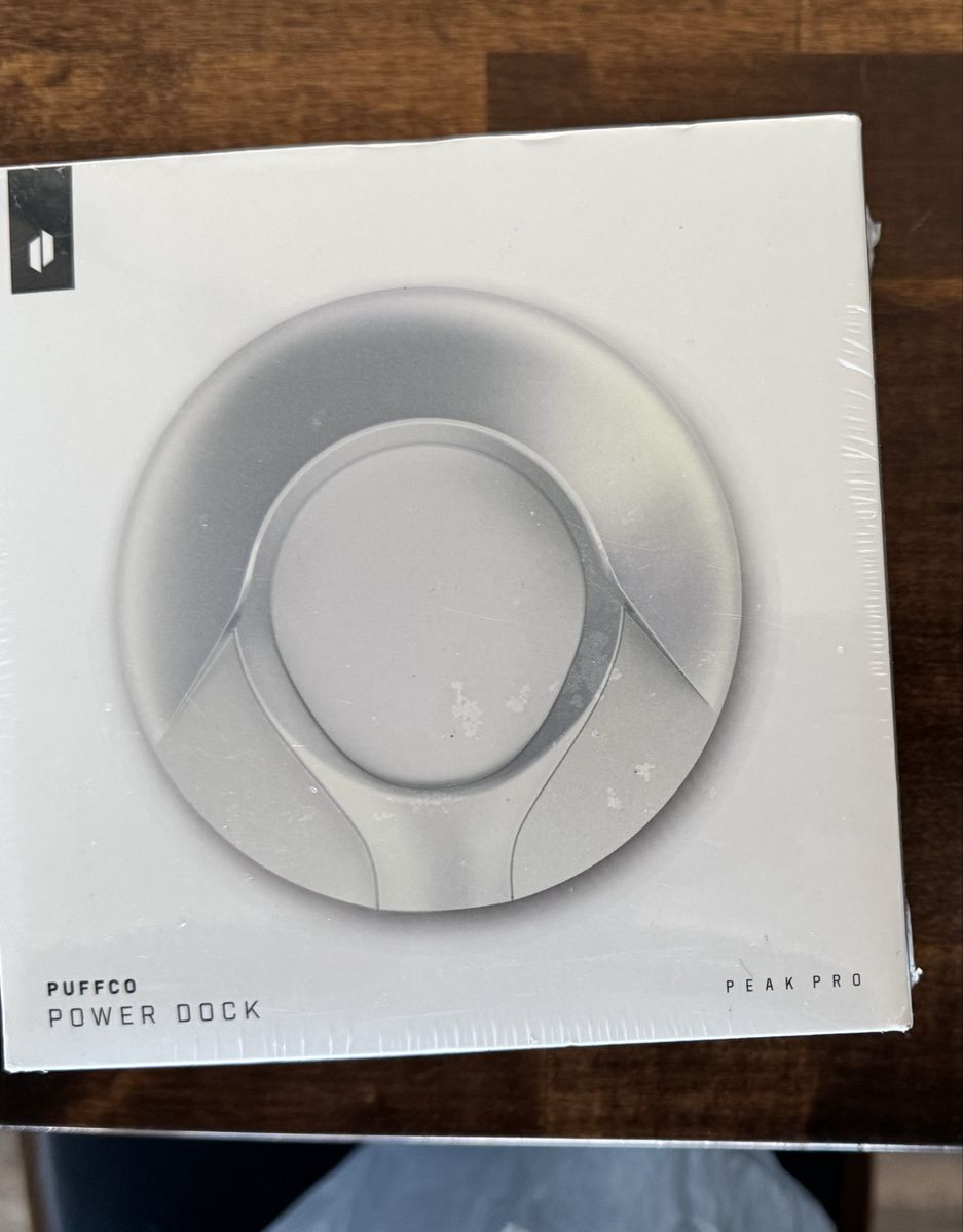 Puffco Peak Pro Opal Power Dock.