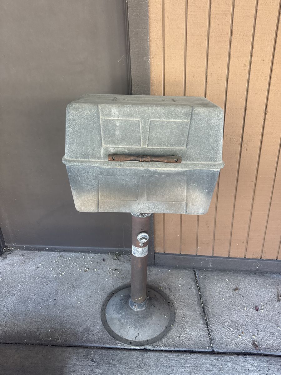 Charmglow Perfect Host 1960s Gas Grill