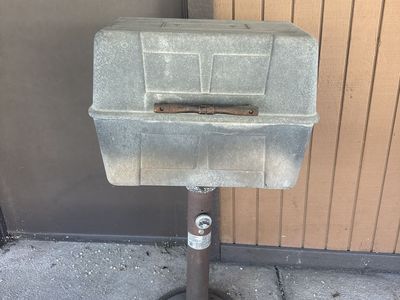 Charmglow Perfect Host 1960s Gas Grill