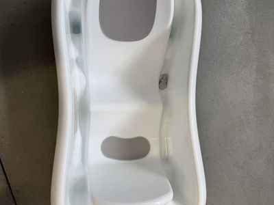 Baby bathtub
