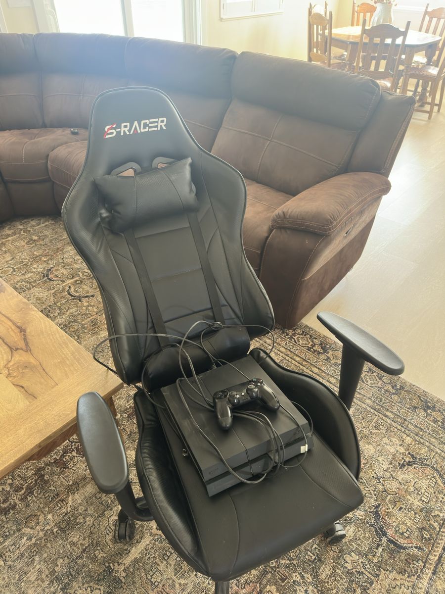 PS4 bundle with gaming chair and one controller