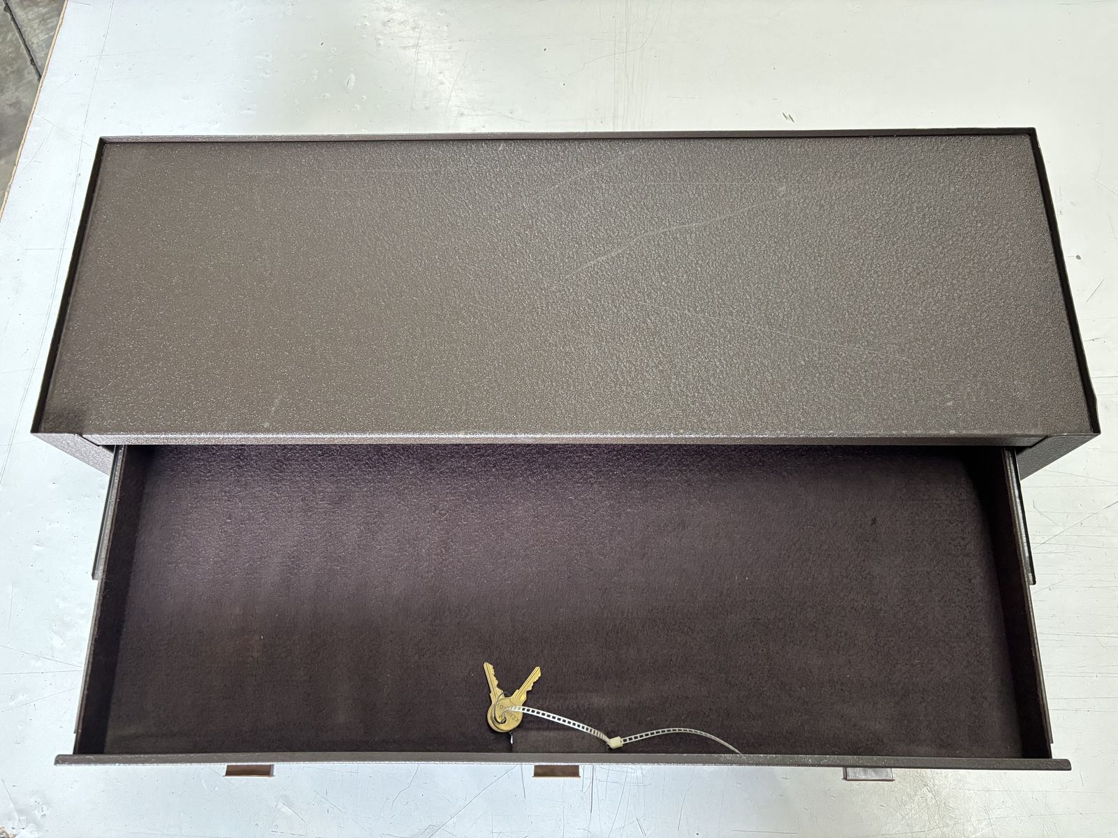 Main image 7