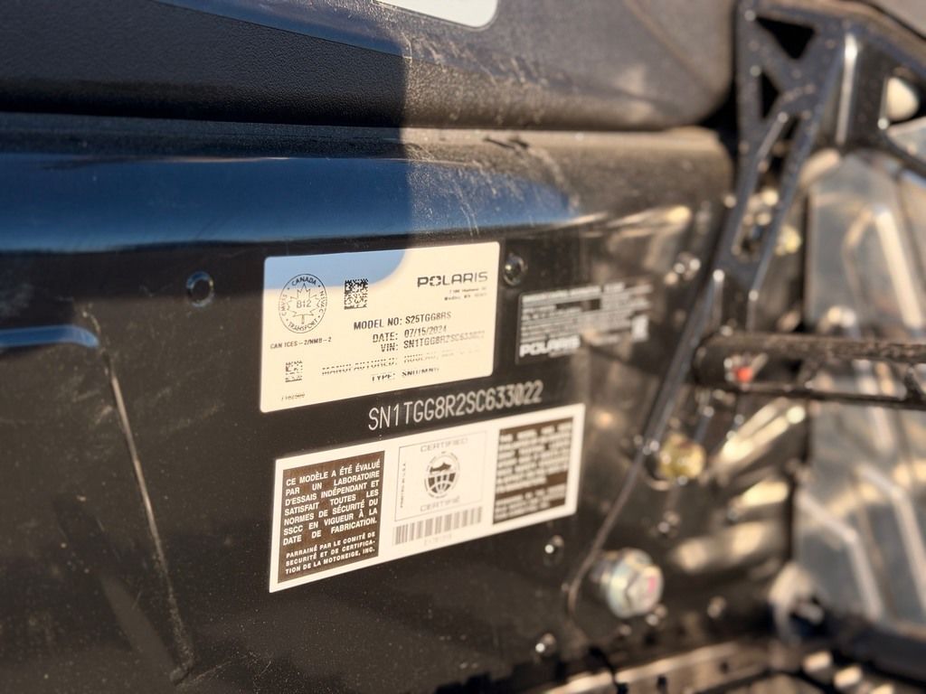 2025 Polaris® 850 PRO RMK 165 Storm Gray / Indy Red