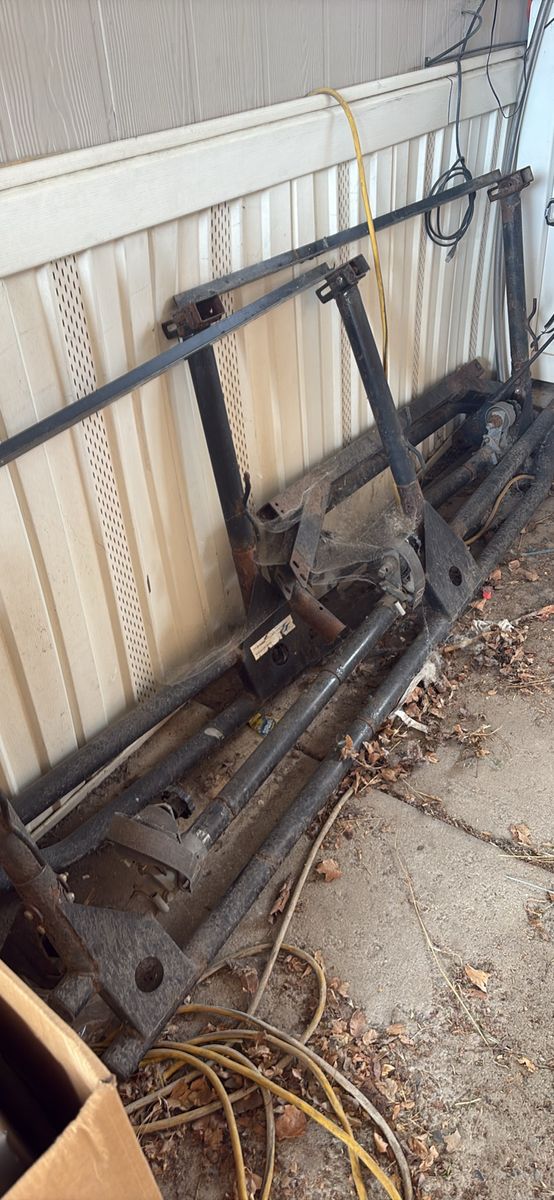 Free ladder rack Semi Service brand