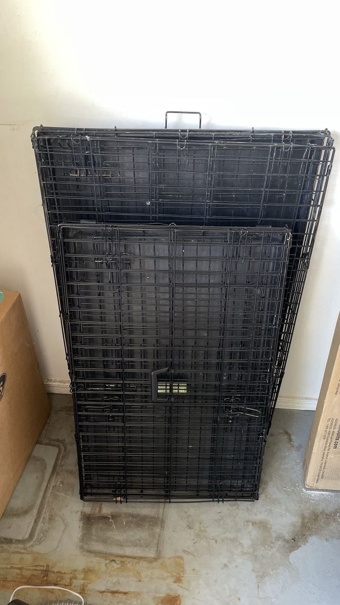 Large Collapsable Travel Dog Crate.