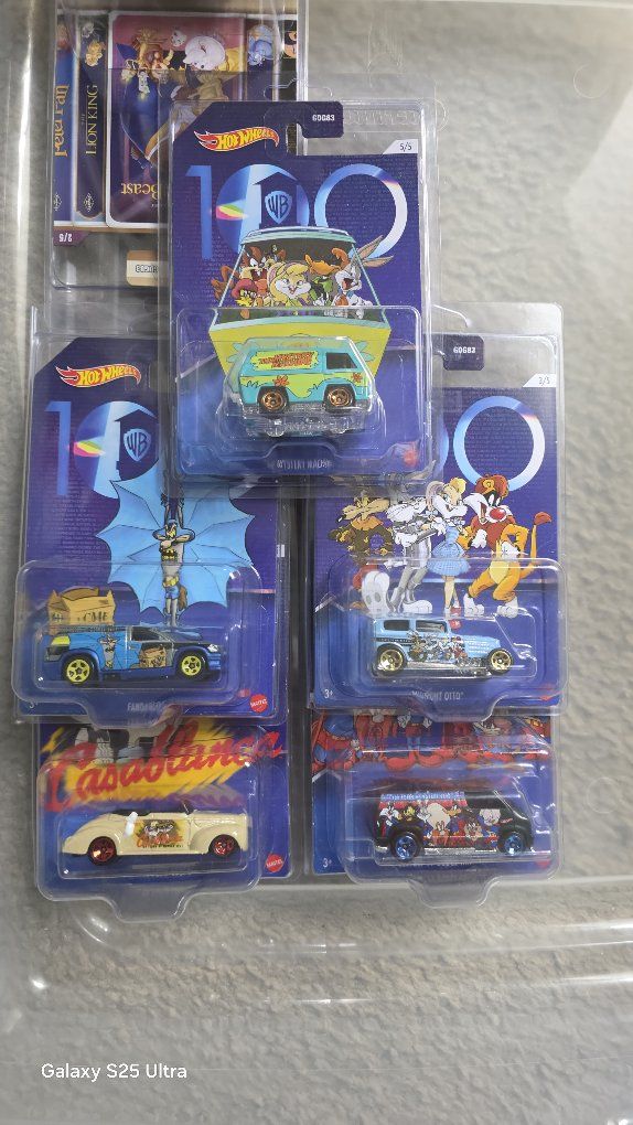 Hot Wheels Warner Bros. 100th Anniversary Set - Mystery Machine, Fangula, Midnight Otto & More