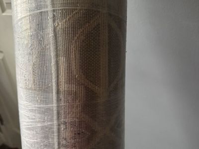9x6ft carpet still in wrappers. Excellent quality