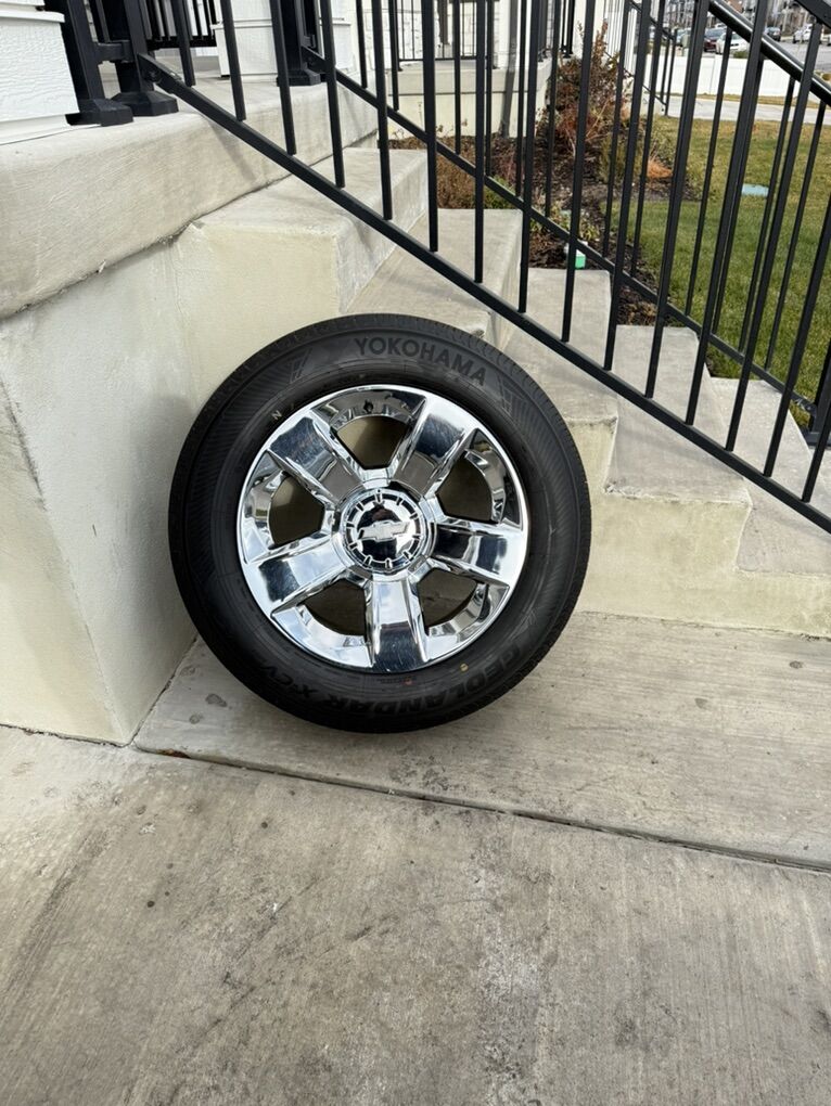 Chevy Silverado 1500 Rims and Tires 265/60R20