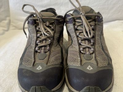 Vasque wmns11/mens 9.5 Beige Gore-Tex Hiking Shoes