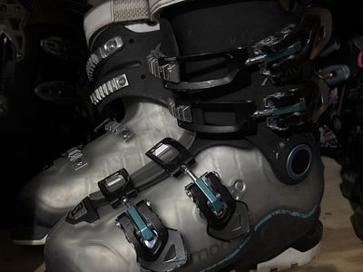 Salomon women’s grip walk ski boots size 5/6 mondo 23.5
