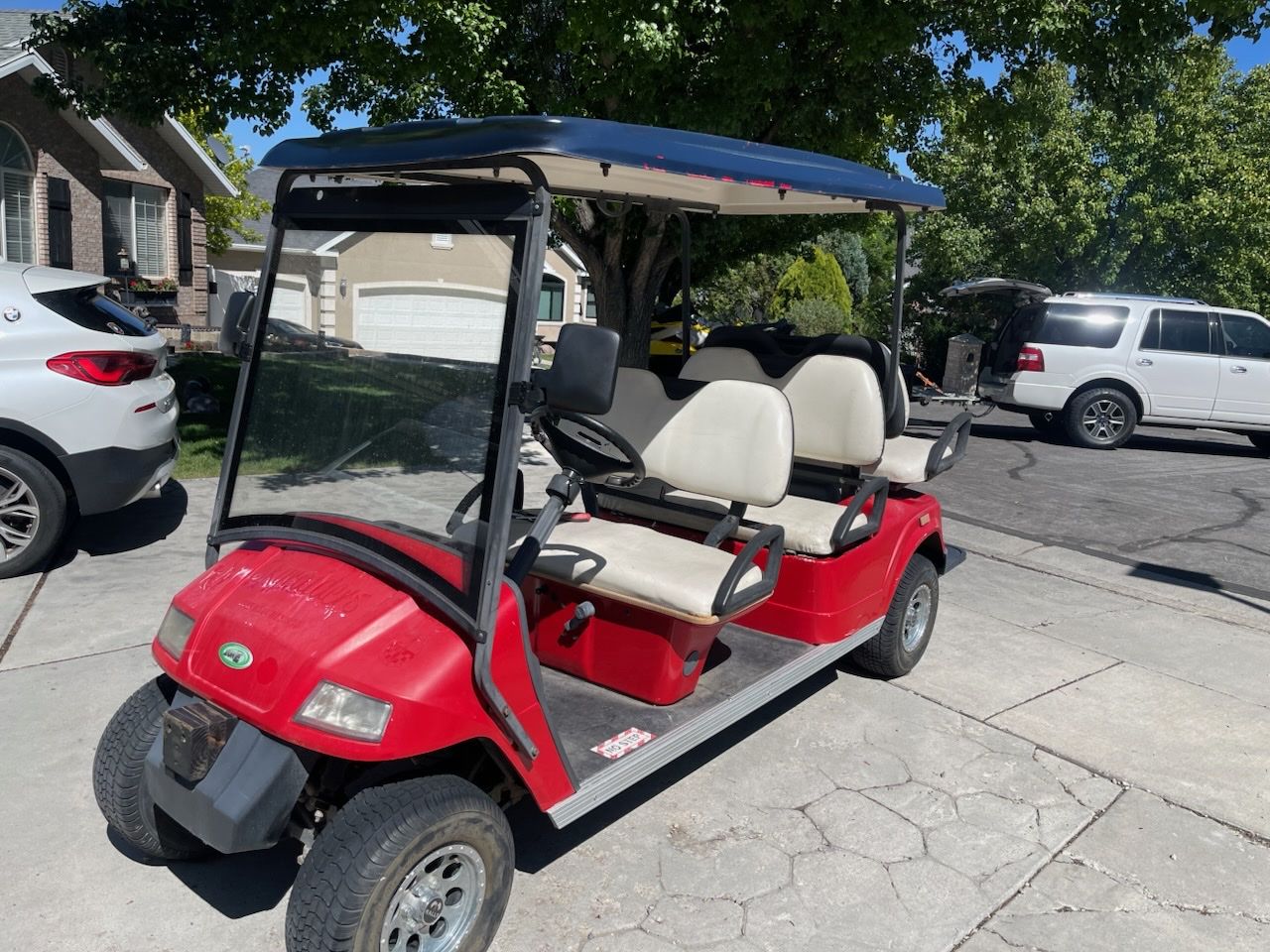 2010 Yamaha 6 seater golf cart