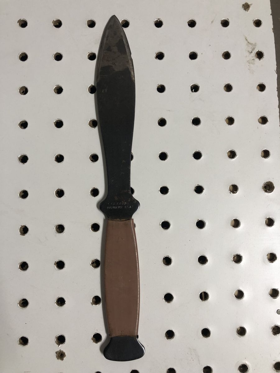 Colonial throwing knife.
