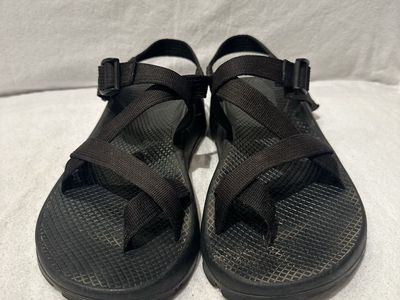 Chaco men’s size 9 black hiking sandals
