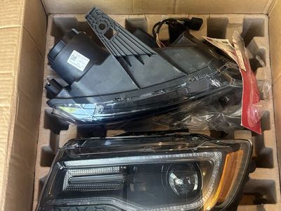 Jeep Grand Cherokee Headlight Assembly LED Bulbs (Pair)