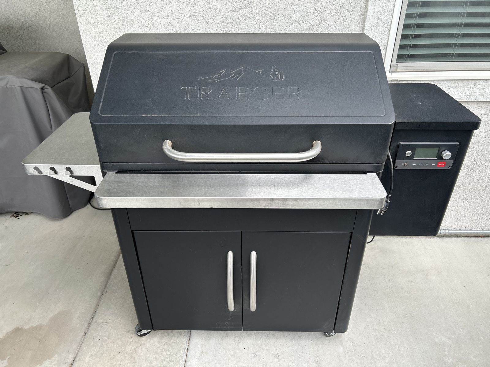 Traeger Silverton 810