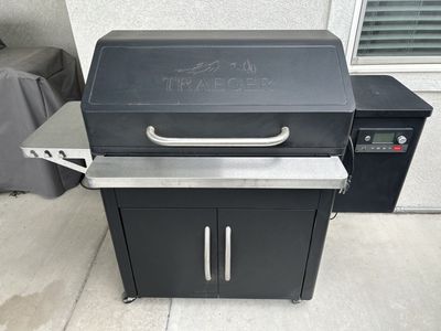 Traeger Silverton 810