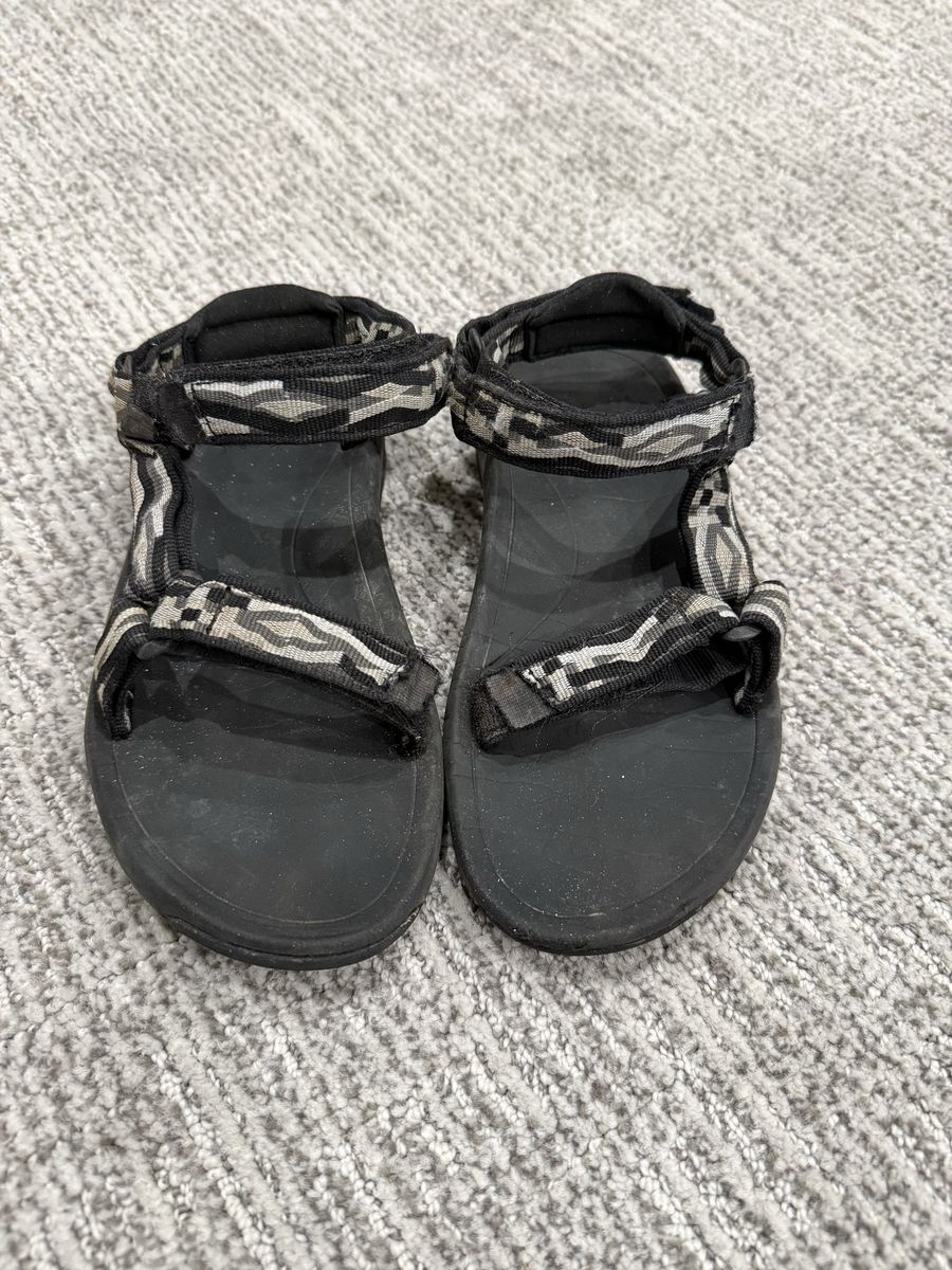 Tevas size 2
