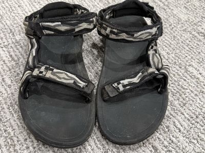 Tevas size 2