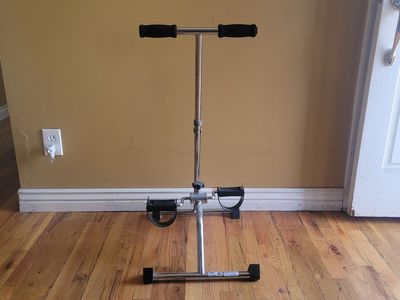 Adjustable Resistance Pedaling Sitting Machine