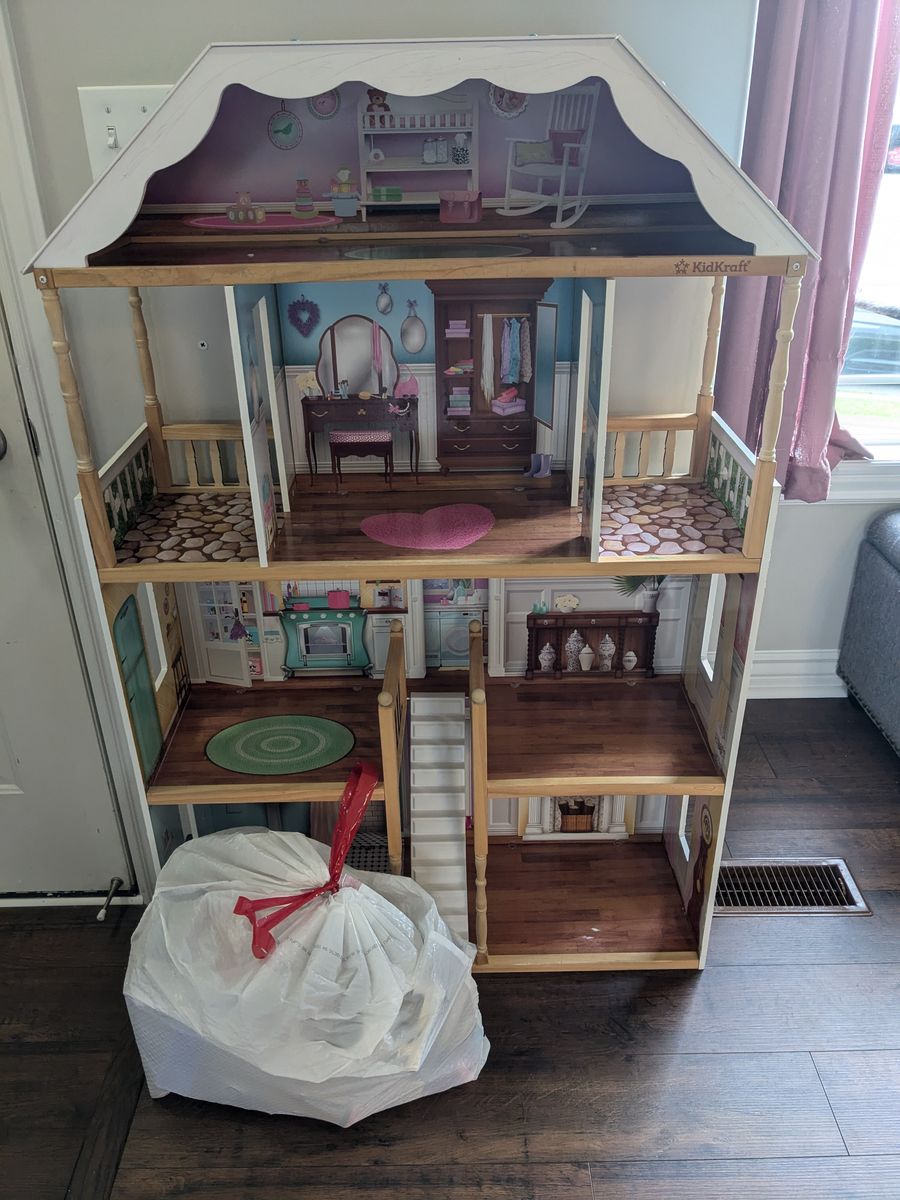 FREE Kids' Doll House w/ inserts