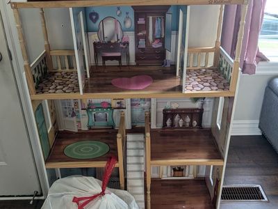 FREE Kids' Doll House w/ inserts