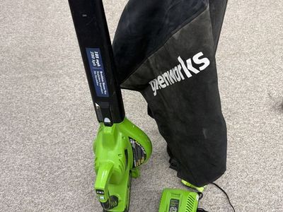 Greenworks G-MAX 40V Cordless Brushless Blower/Vacuum with Bag & Charger - 185 mph/290 kph
