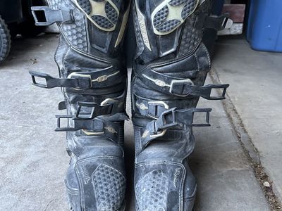 No fear boots men’s size 7