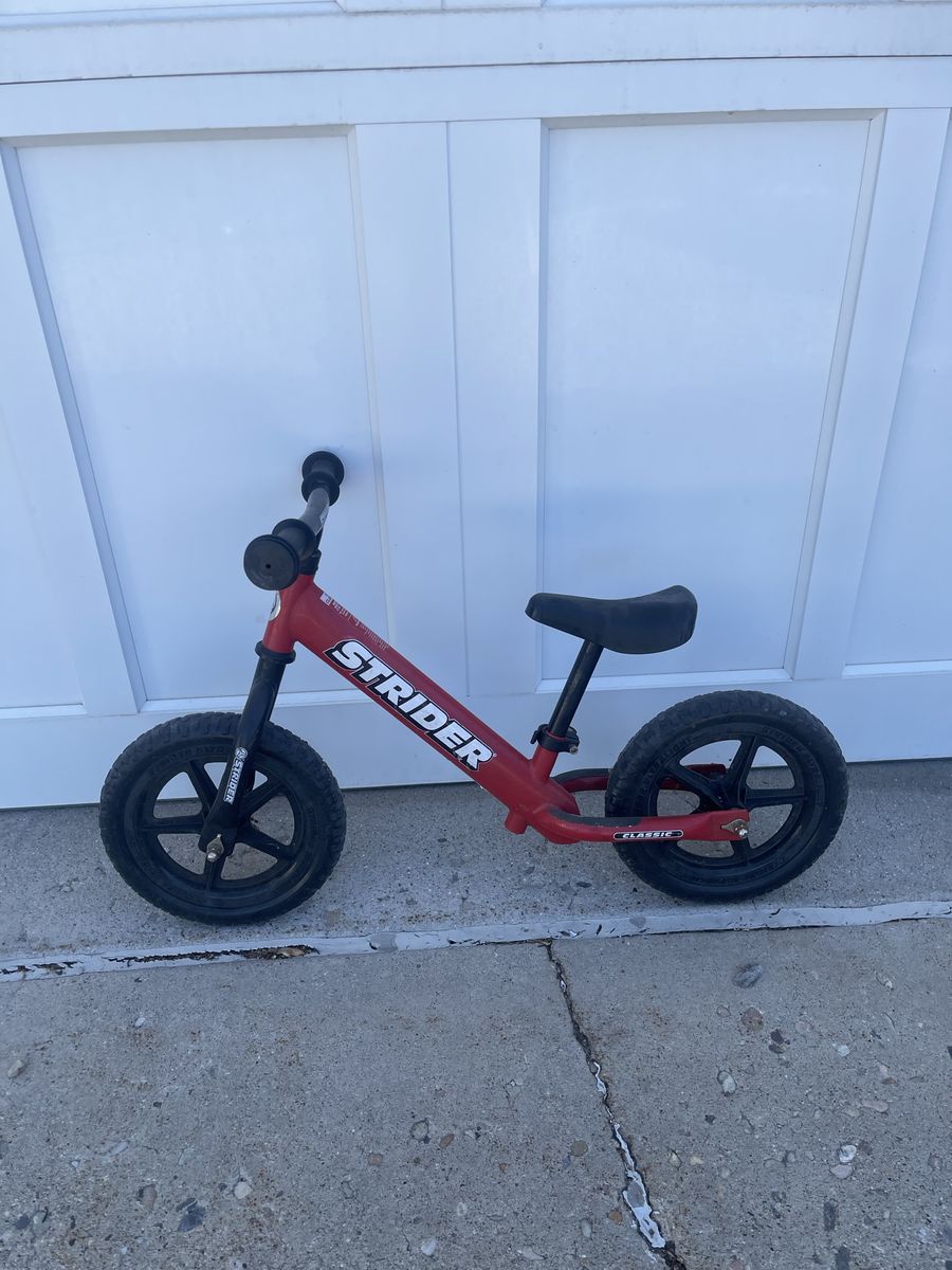 Strider 12 Classic Red Balance Bile