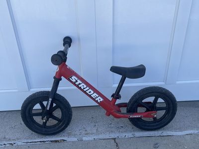 Strider 12 Classic Red Balance Bile