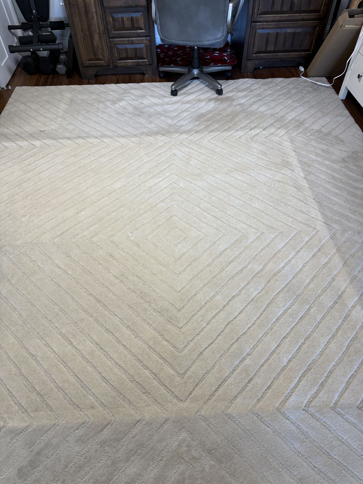 Extra large Diamond pattern white rug
