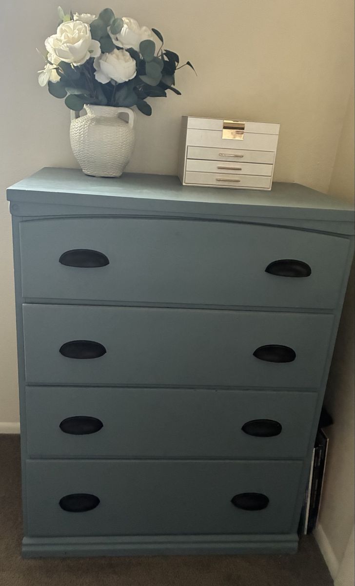 Cute Light Blue Dresser with 4 Drawers