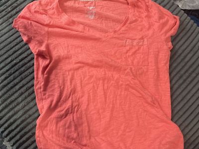 Sonoma Goods For Life Pink V-Neck Short Sleeve Pocket T-Shirt Size S