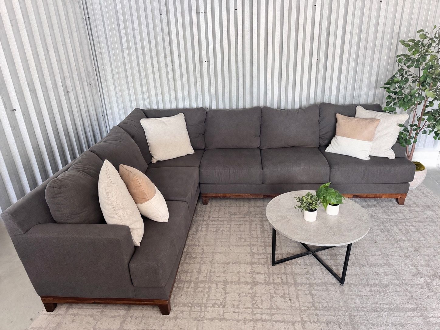 GRAY MODERN 2 PIECE SECTIONAL - FREE DELIVERY