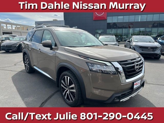 2023 Nissan Pathfinder Platinum