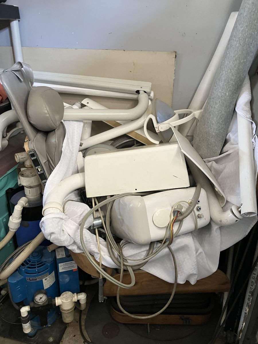 pelton crane dental chair