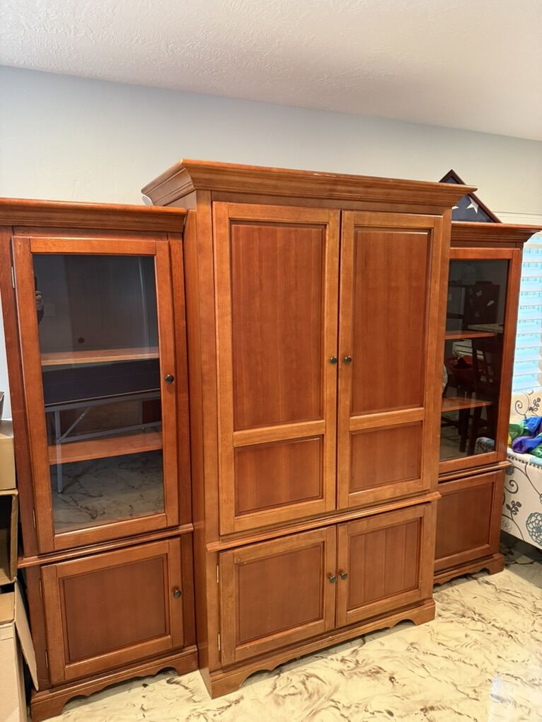 Large Tv Cabinet 3 Piece $150.00