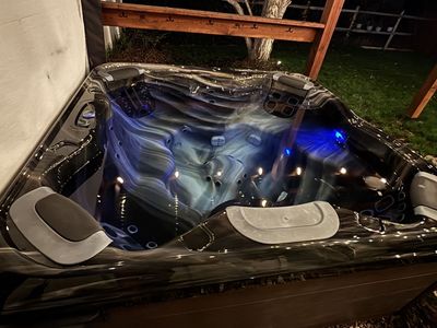 2022 Bullfrog Spa R7