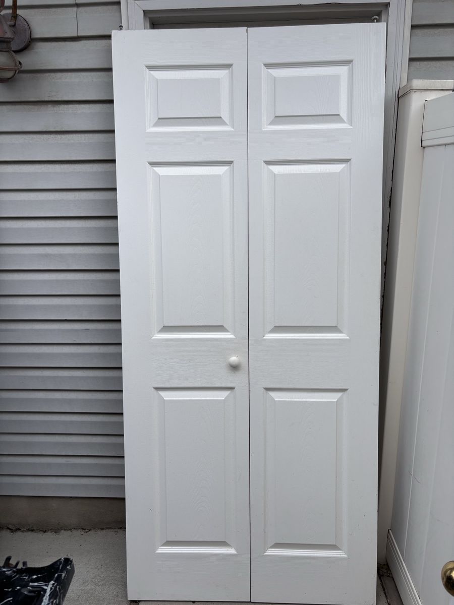 3 Foot Bi-Fold Closet Door Track Included.