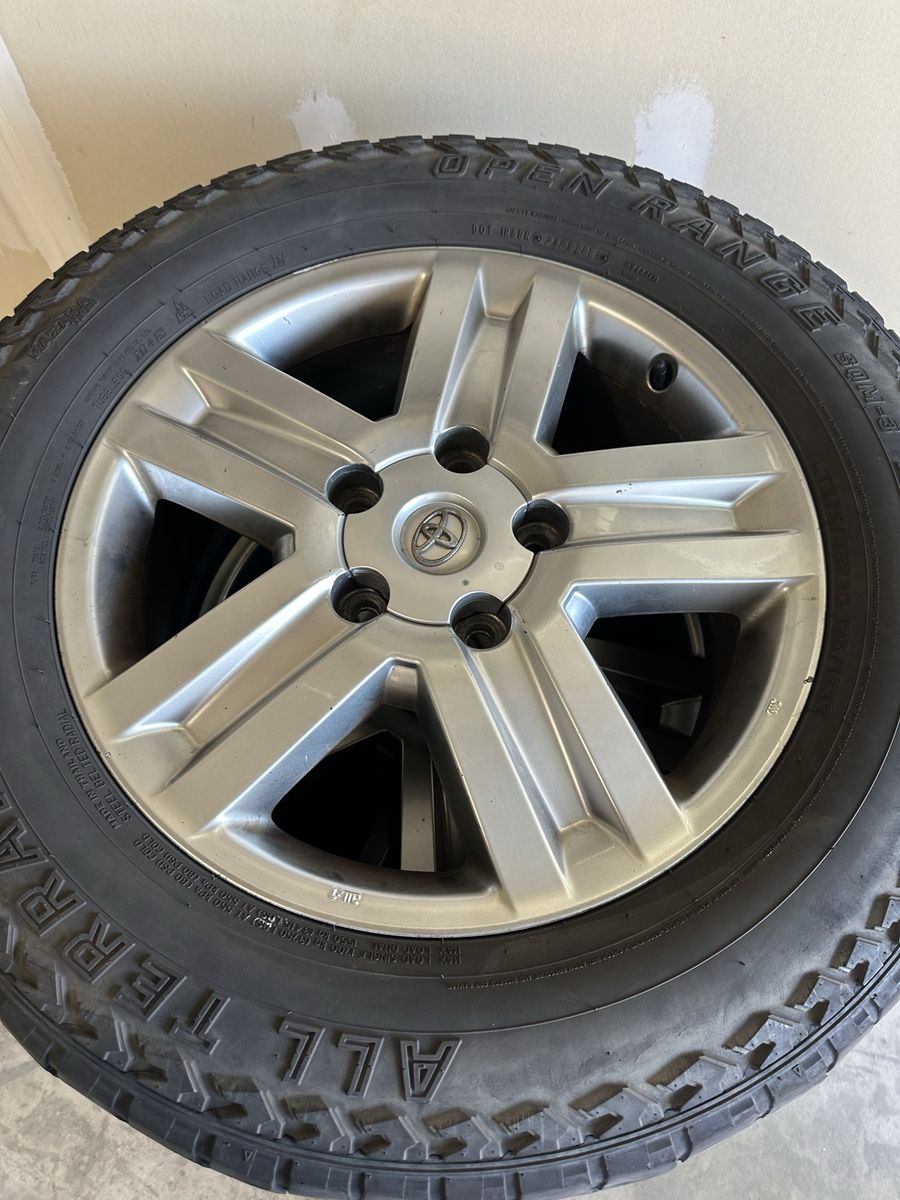 2007 Toyota Tundra Limited OEM 20" 5-Lug Wheels with Used All-Terrain Tires (Set of 4)