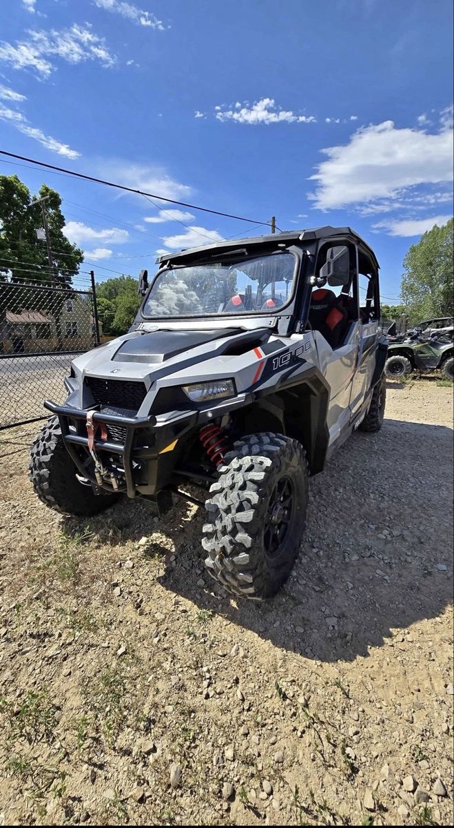 2017 Polaris General 1000 4 EPS UTV - 4-Seater Off-Road Vehicle