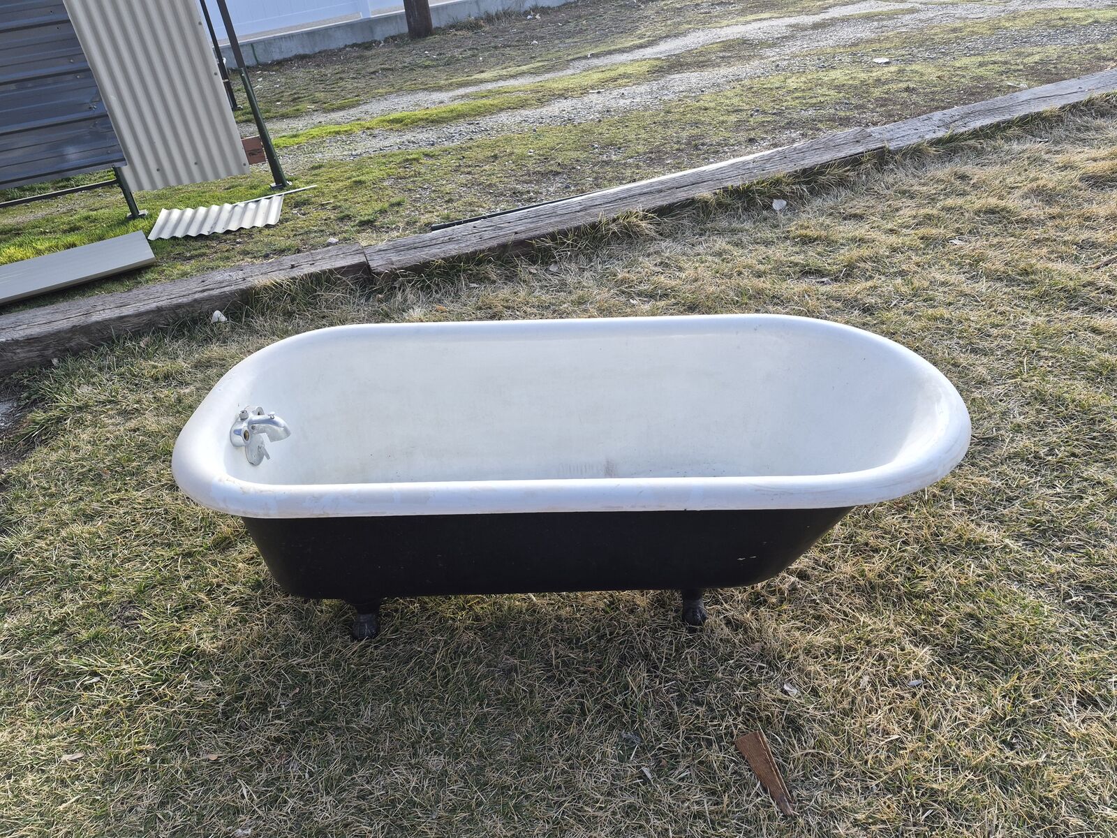 Vintage Clawfoot Bathtub