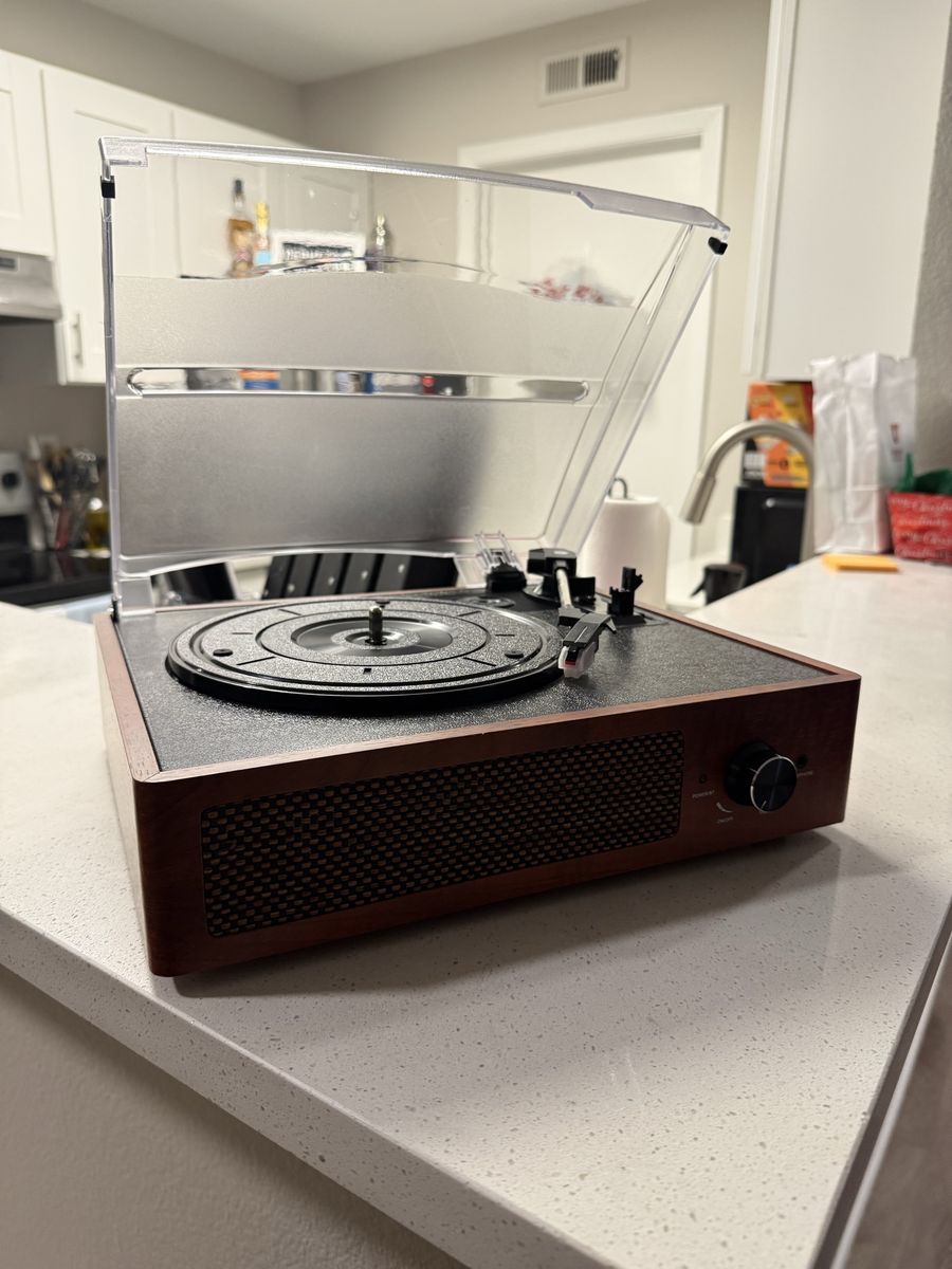 Vintage-Style Bluetooth Turntable with Built-in Speakers