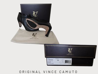 Vince Camuto VI-Berdina Black Dutch Calf Leather Booties Size 8M - Worn Once
