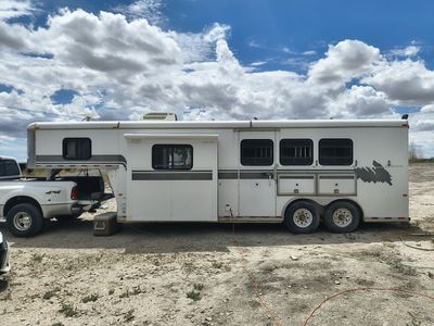2004 Charmac 3-Horse Living Quarters Trailer