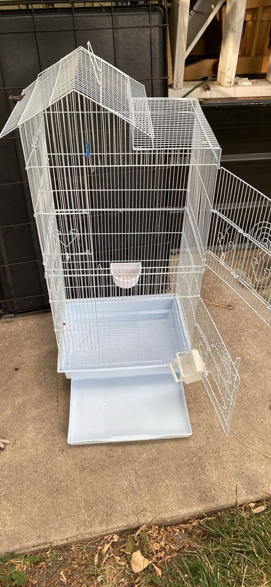 Bird Cage with Removable Tray - White, House Design, Small Pet Enclosure in Ogden. Like. New